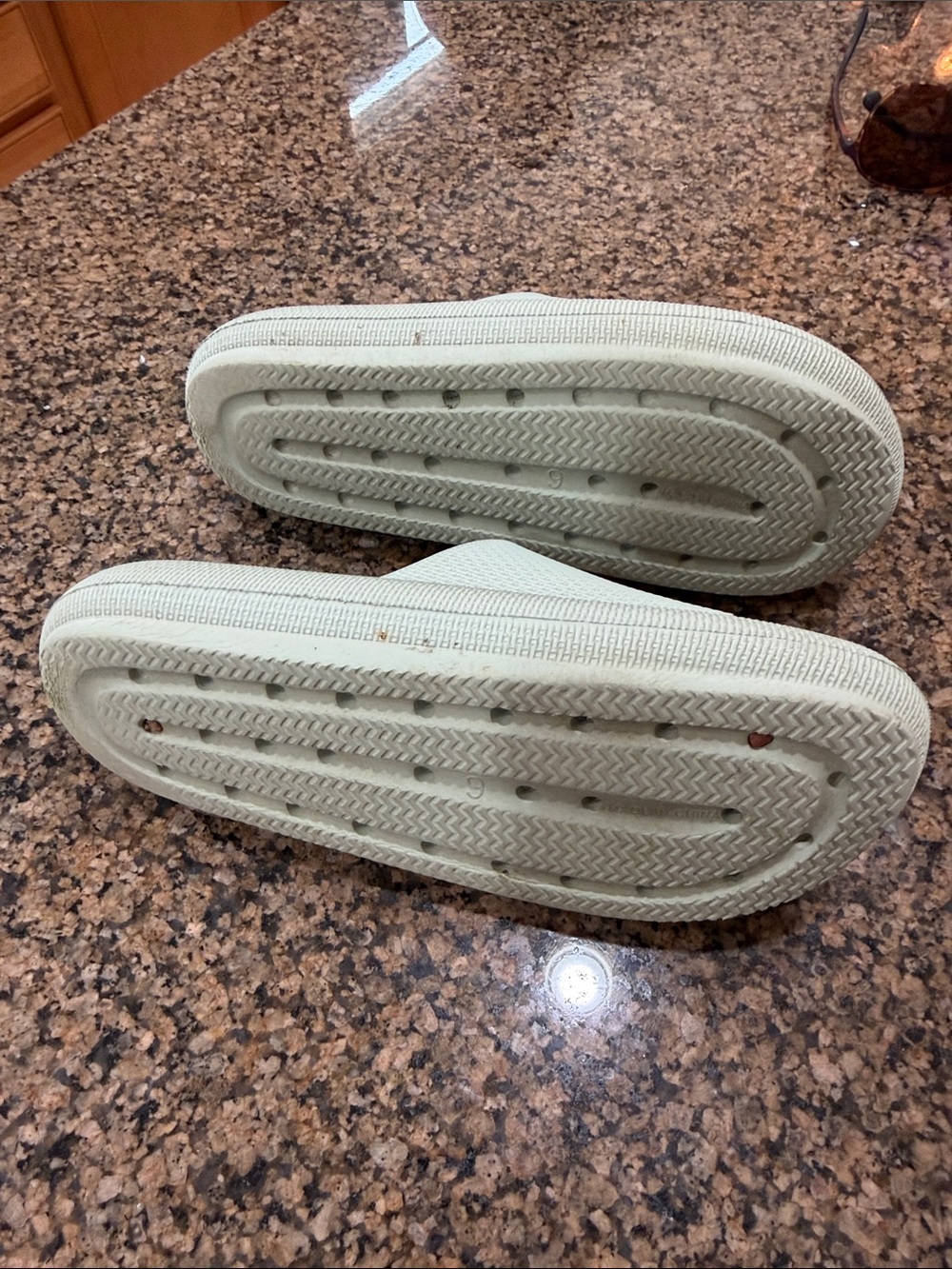 MIA Open-Toe Slides - Picture 4 of 6